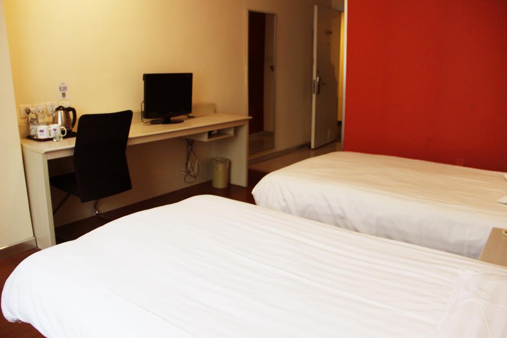 Hanting Express Shenzhen Bu Ji Railway Station Room photo